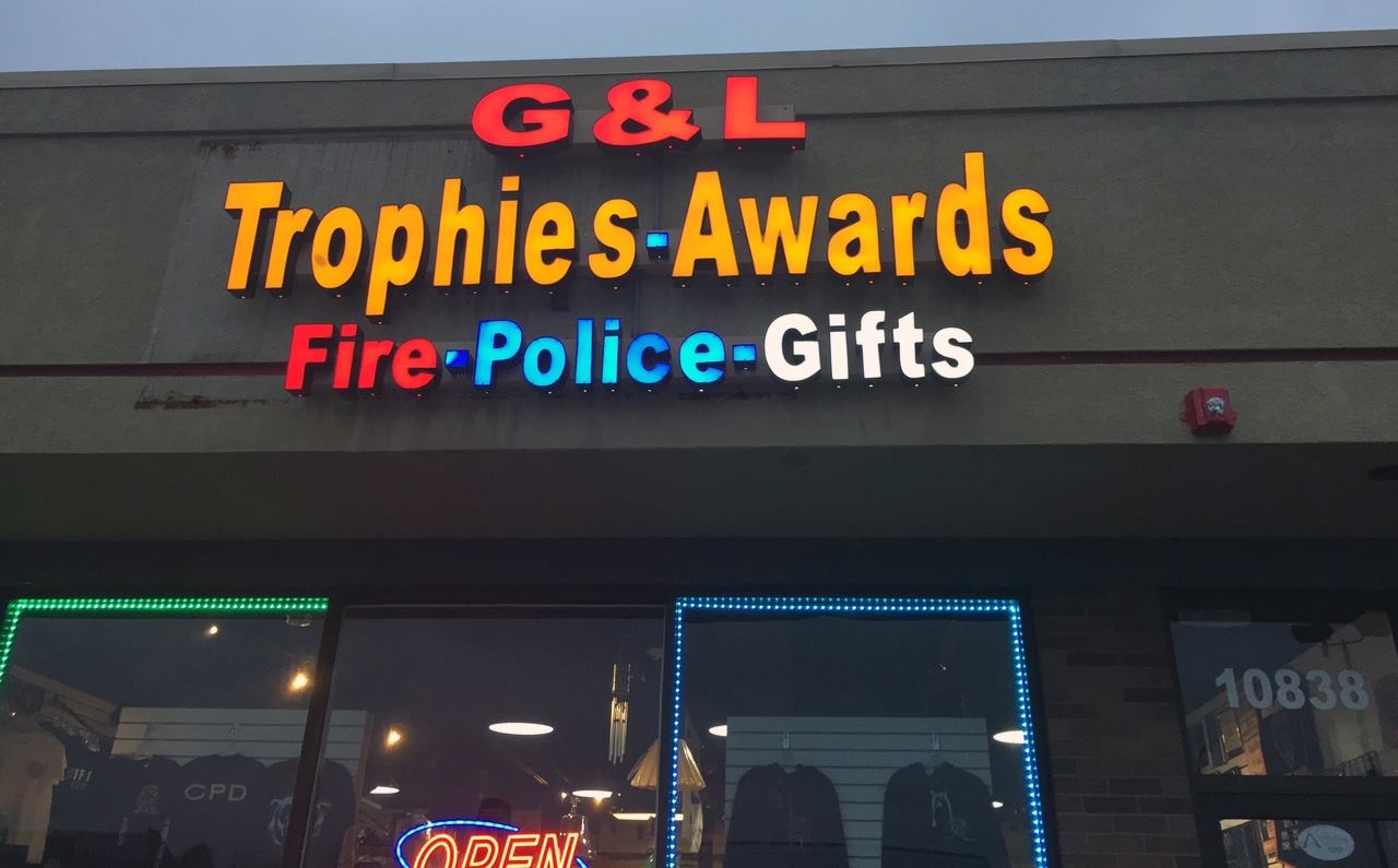 G&L Trophies store-front