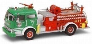 Code 3 Chicago Fire Department 2004 Christmas Mack C Pumper E-7 - Image 2