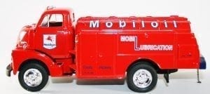 First Gear 1952 GMC Fuel Tanker Mobil Lubrication - Image 2