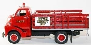First Gear 1952 GMC Full Rack Stake Truck FDNY Oxygen Therapy Unit - Image 2